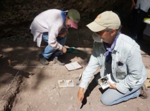 Excavation rock shelter Cacalotepexi 1